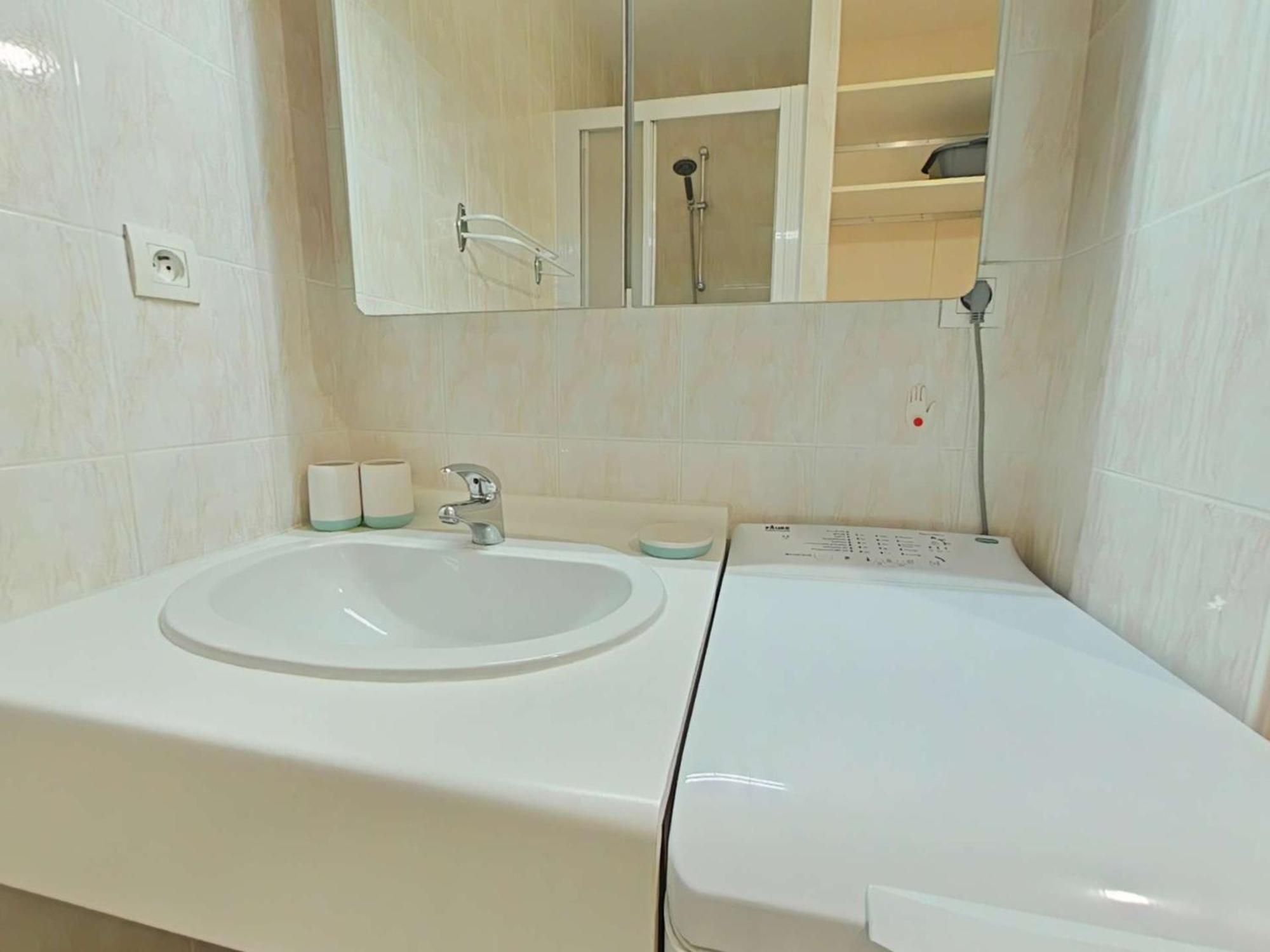 Appartement 2 Pieces Avec Parking Prive, Proche Plage Et Commerces, Saint-Gilles-Croix-De-Vie - Fr-1-224-783 외부 사진